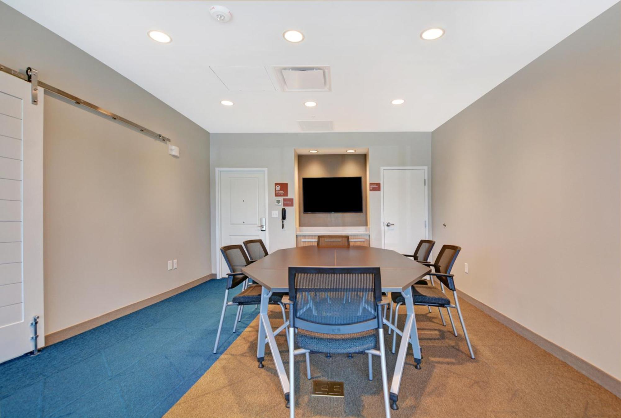 Towneplace Suites By Marriott Jackson Airport/פלואווד מראה חיצוני תמונה