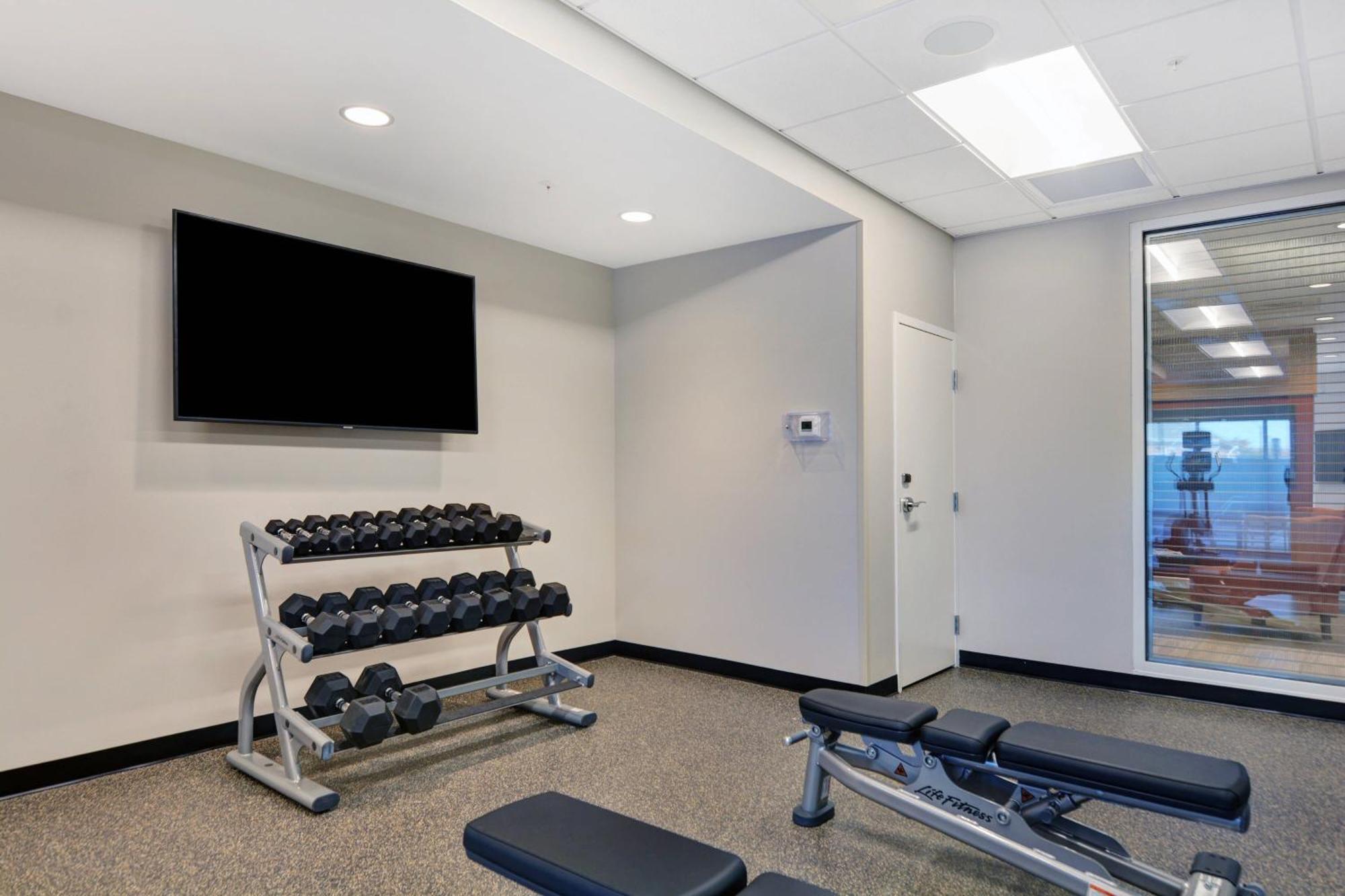 Towneplace Suites By Marriott Jackson Airport/פלואווד מראה חיצוני תמונה