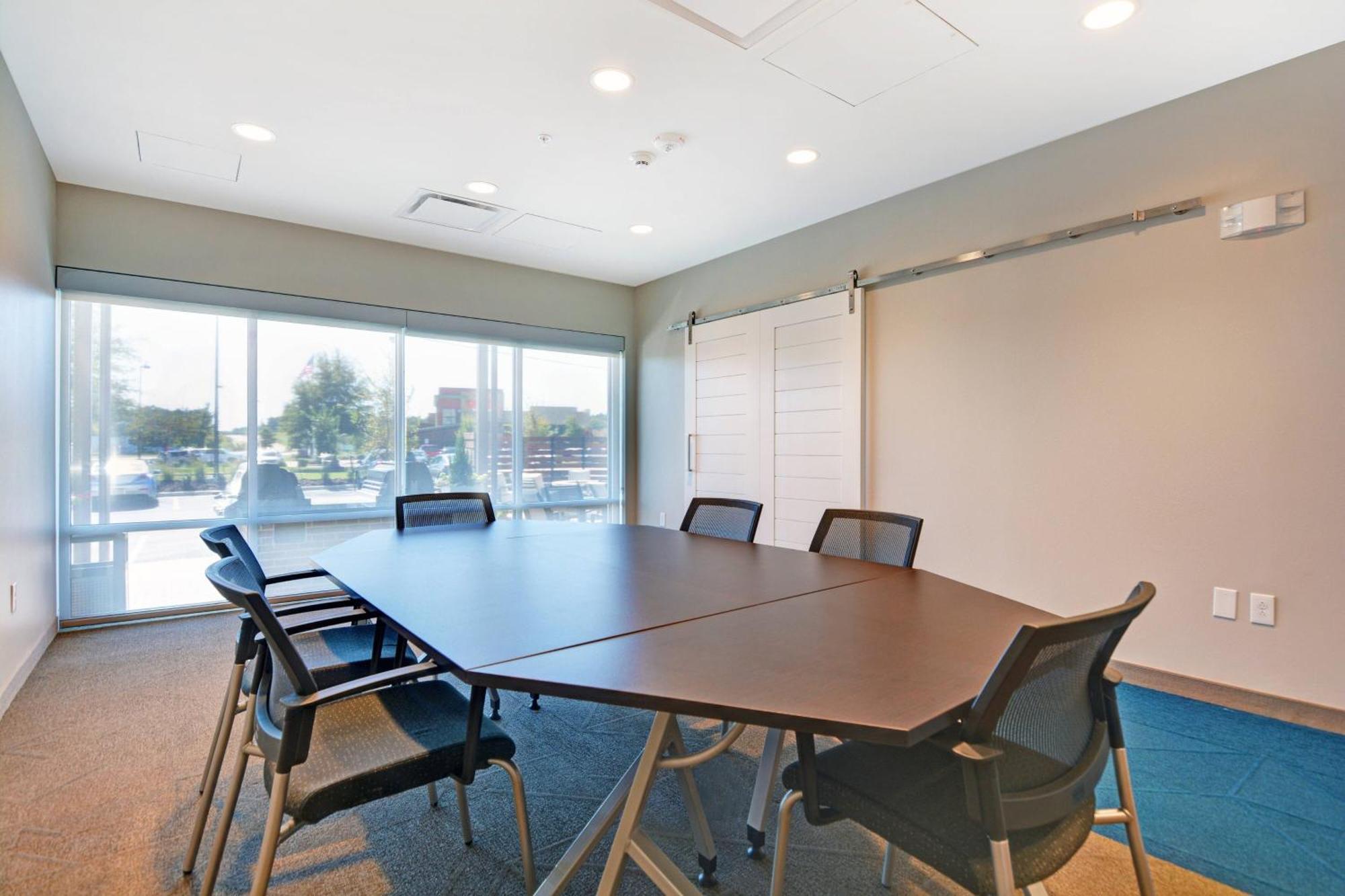 Towneplace Suites By Marriott Jackson Airport/פלואווד מראה חיצוני תמונה