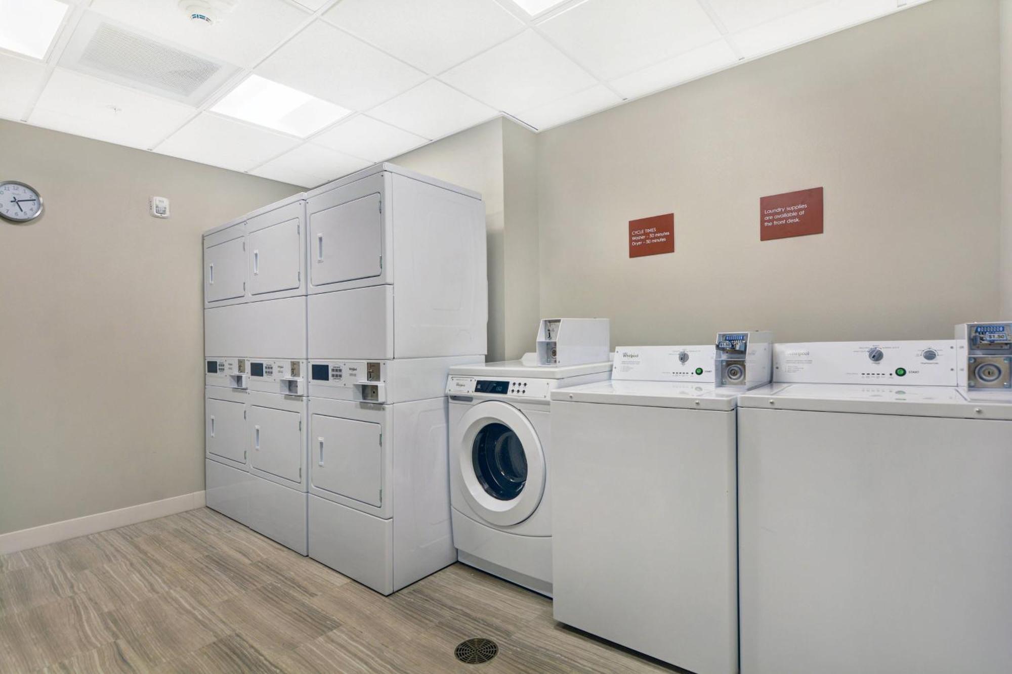 Towneplace Suites By Marriott Jackson Airport/פלואווד מראה חיצוני תמונה