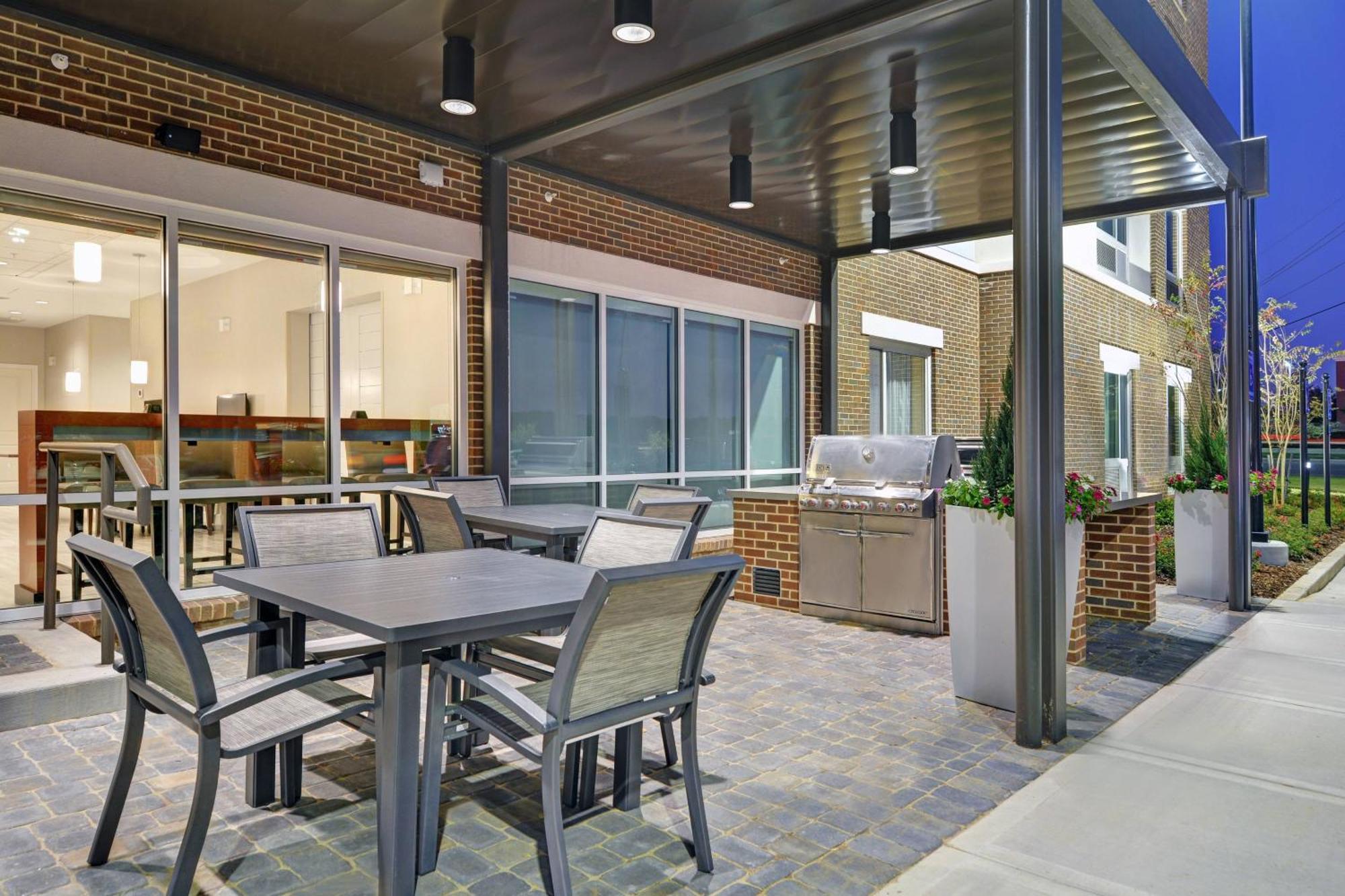 Towneplace Suites By Marriott Jackson Airport/פלואווד מראה חיצוני תמונה