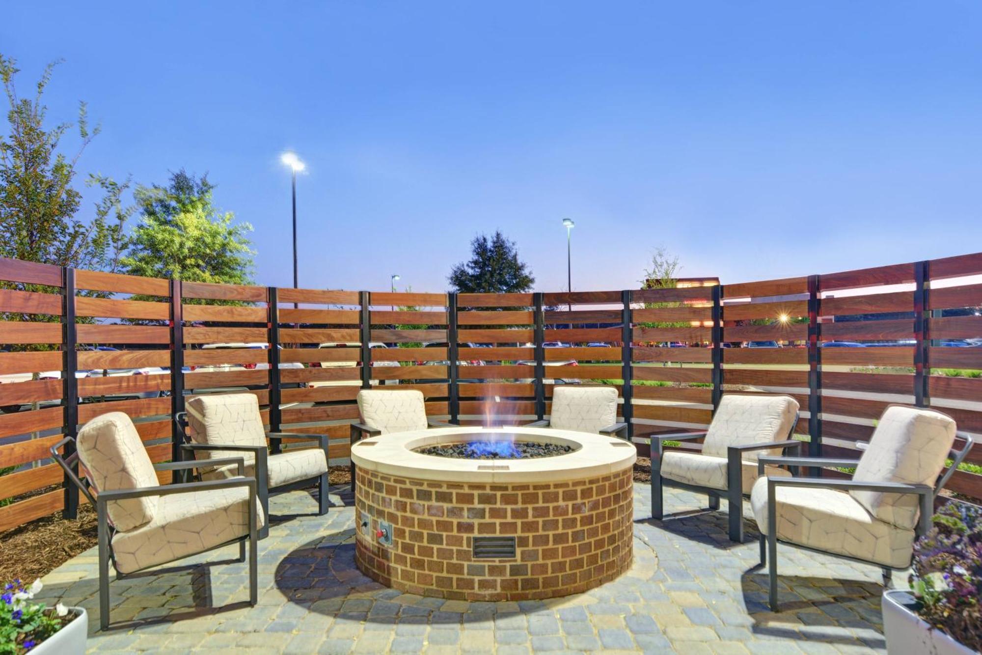 Towneplace Suites By Marriott Jackson Airport/פלואווד מראה חיצוני תמונה