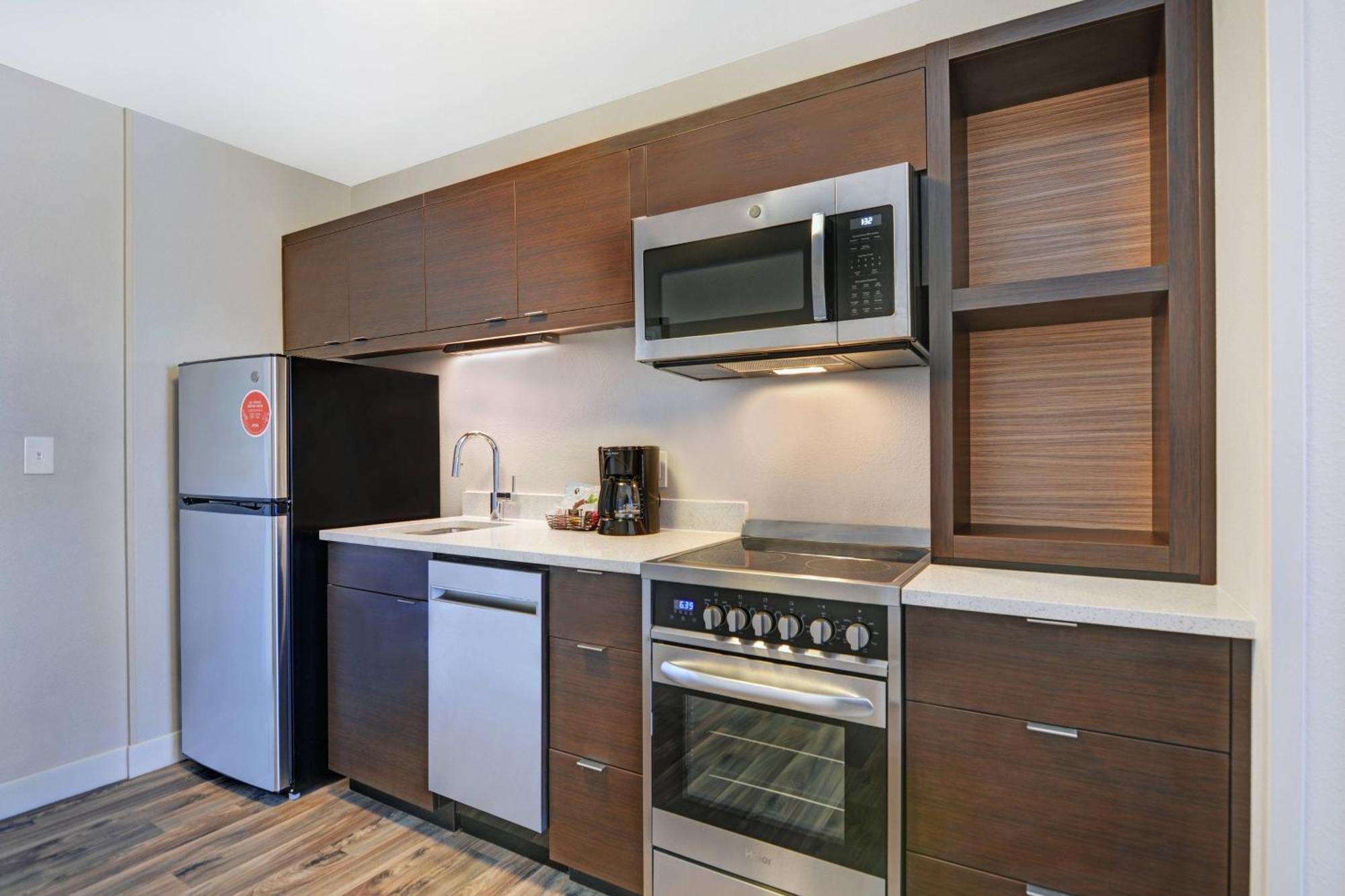 Towneplace Suites By Marriott Jackson Airport/פלואווד מראה חיצוני תמונה