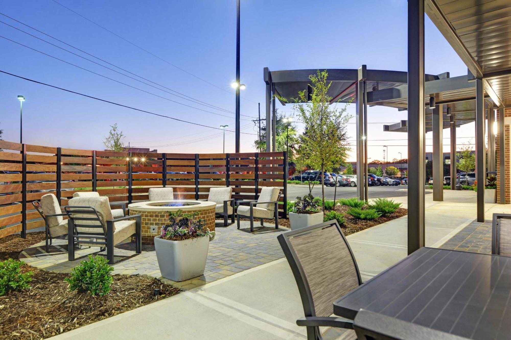 Towneplace Suites By Marriott Jackson Airport/פלואווד מראה חיצוני תמונה