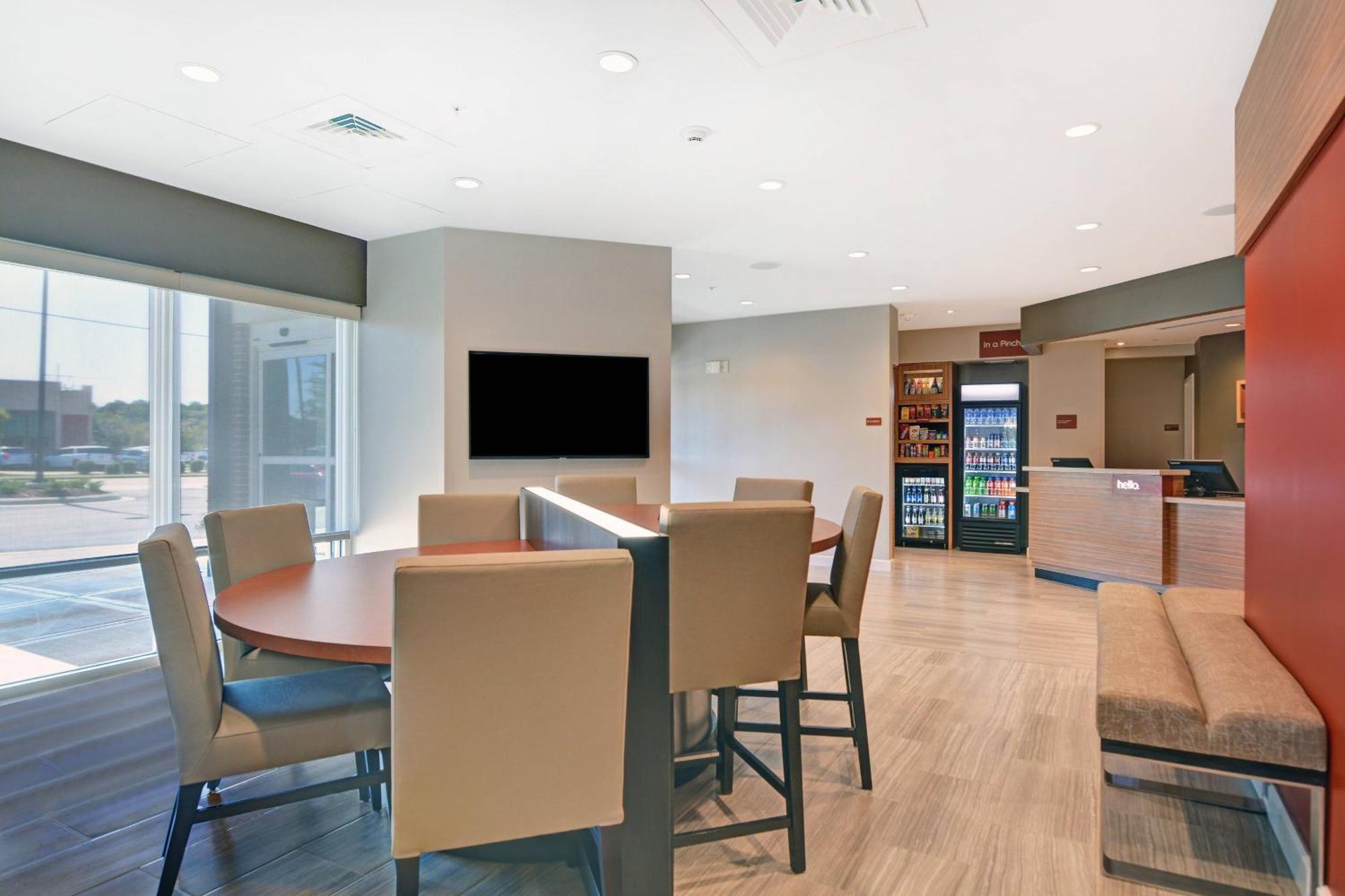 Towneplace Suites By Marriott Jackson Airport/פלואווד מראה חיצוני תמונה